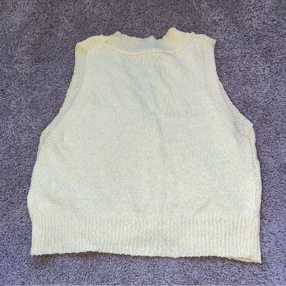 Forever 21 yellow vest medium - Picture 2 of 7